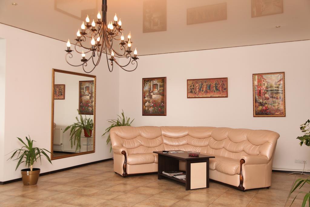 Florentina Hotel Edinet Buitenkant foto