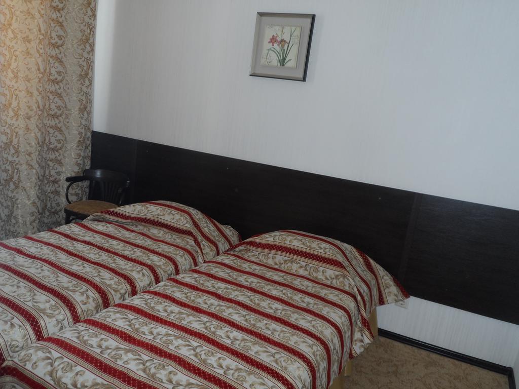 Florentina Hotel Edinet Buitenkant foto