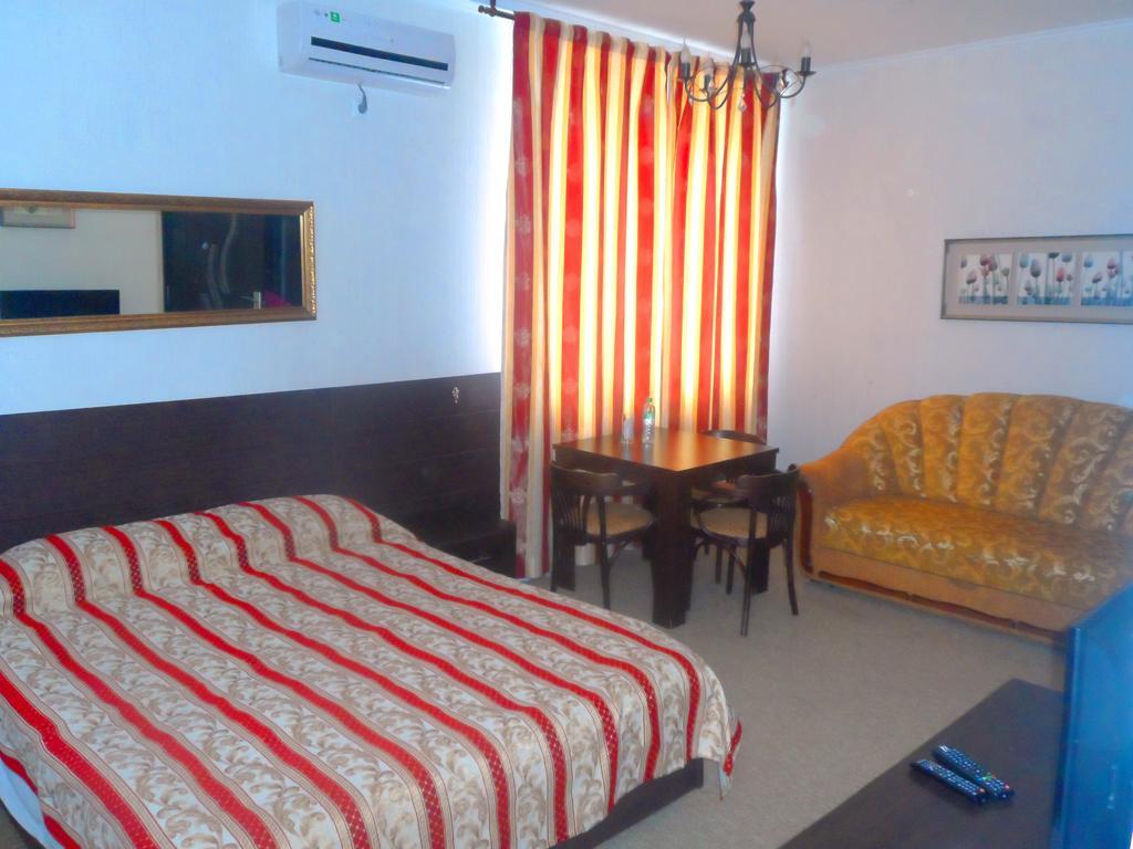 Florentina Hotel Edinet Buitenkant foto