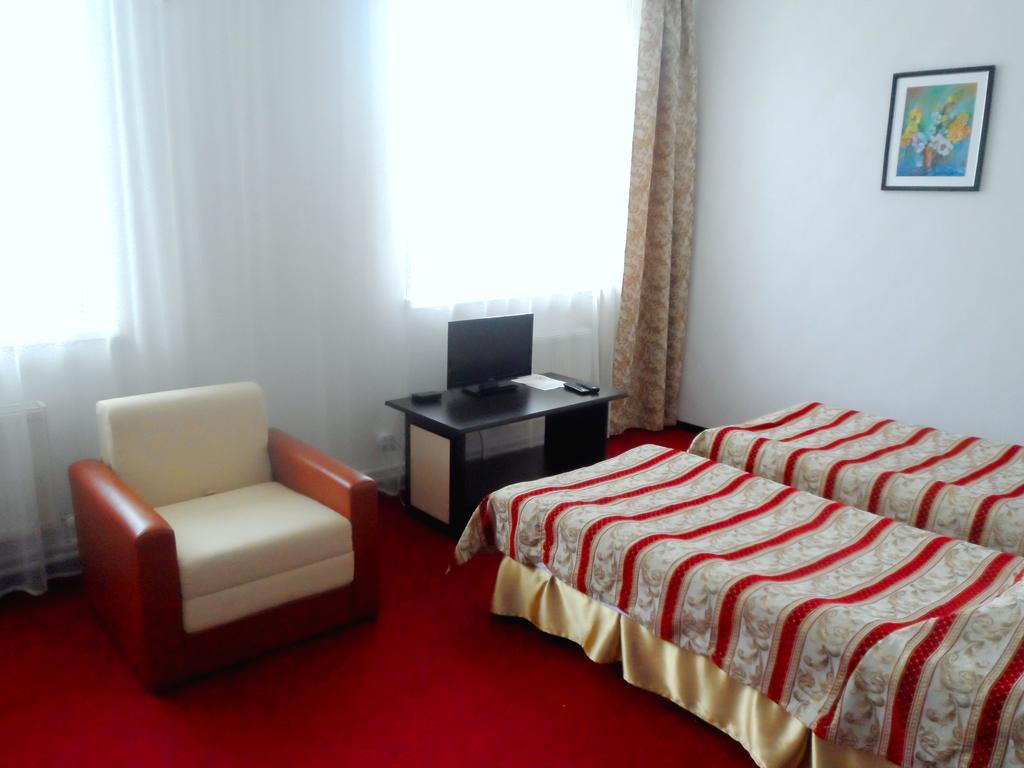 Florentina Hotel Edinet Buitenkant foto