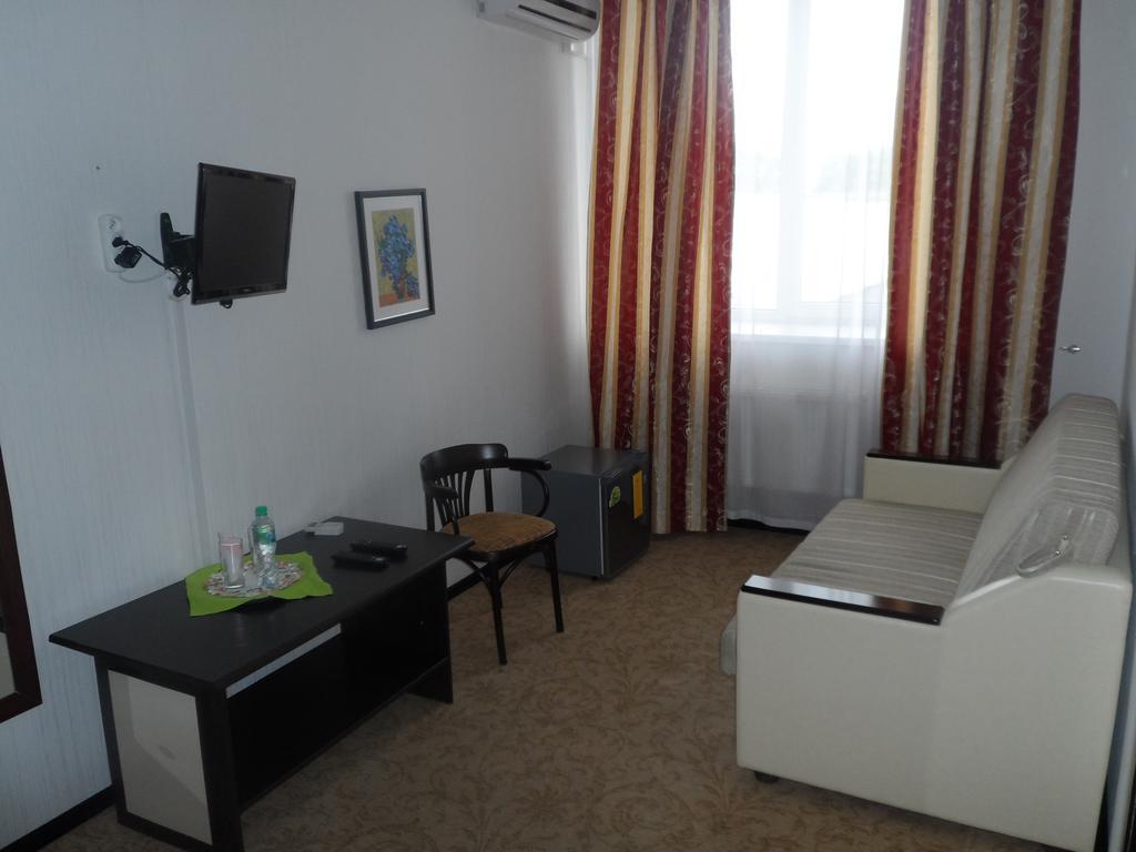 Florentina Hotel Edinet Buitenkant foto